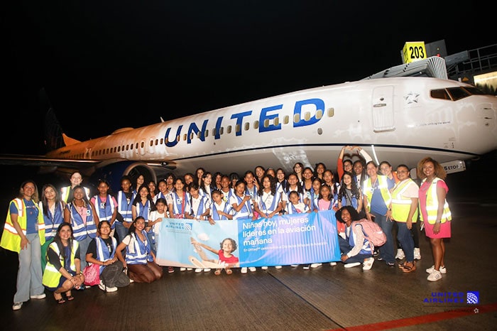 United Airlines en Panamá llevó a cabo el Día de las Niñas de la Aviación 2025